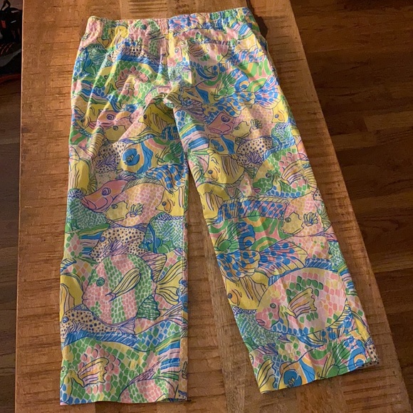 Lilly Pulitzer School of Fish Capris Pant Size 2 - Picture 2 of 3